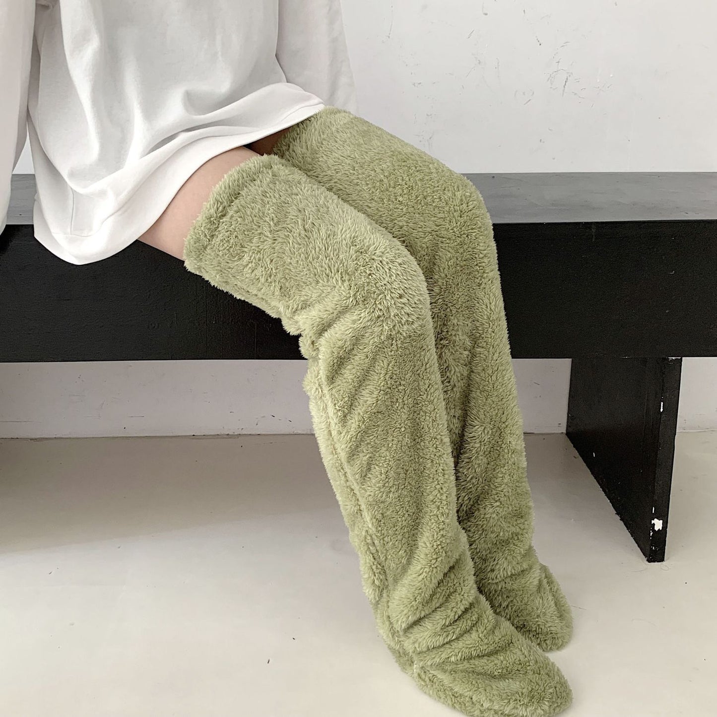 Over-Knee Fuzzy Warm Winter Socks- CJ - mode24h